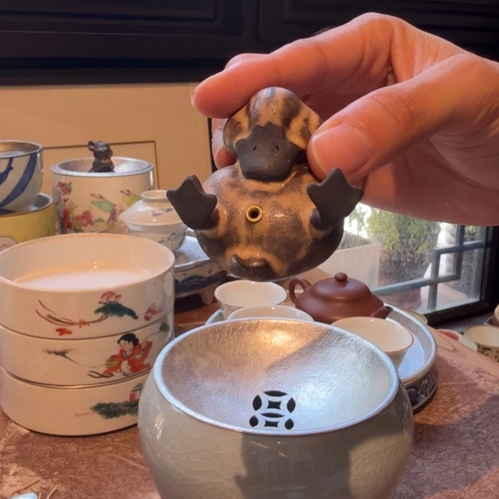 壶承天的作品是由一个