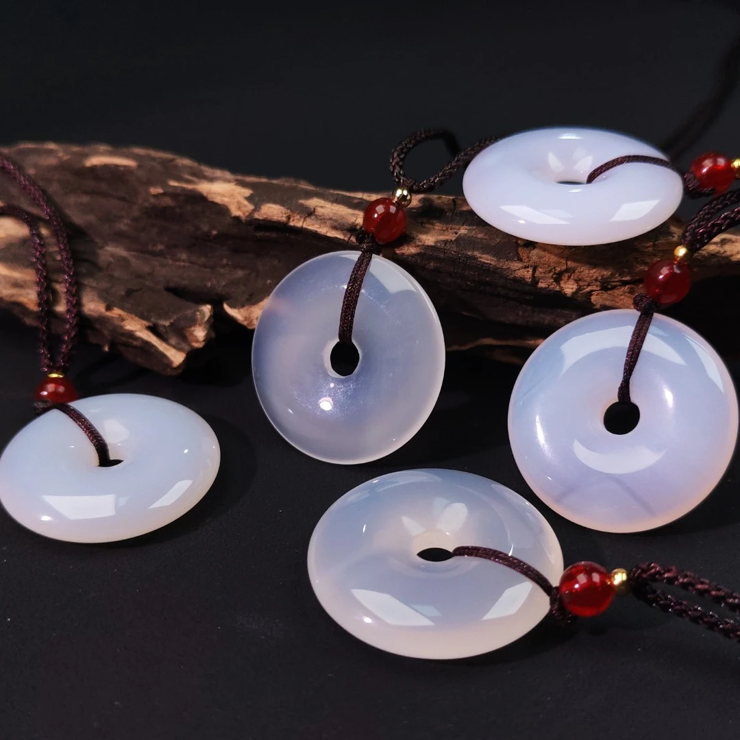 【华之京】天然白玛瑙平安扣吊坠 百搭绳链款挂件透白色-YS