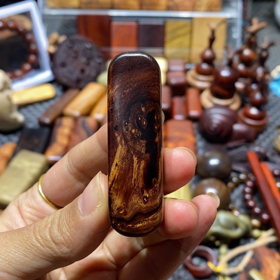 微凹黄檀（南美大红酸枝）牙*?