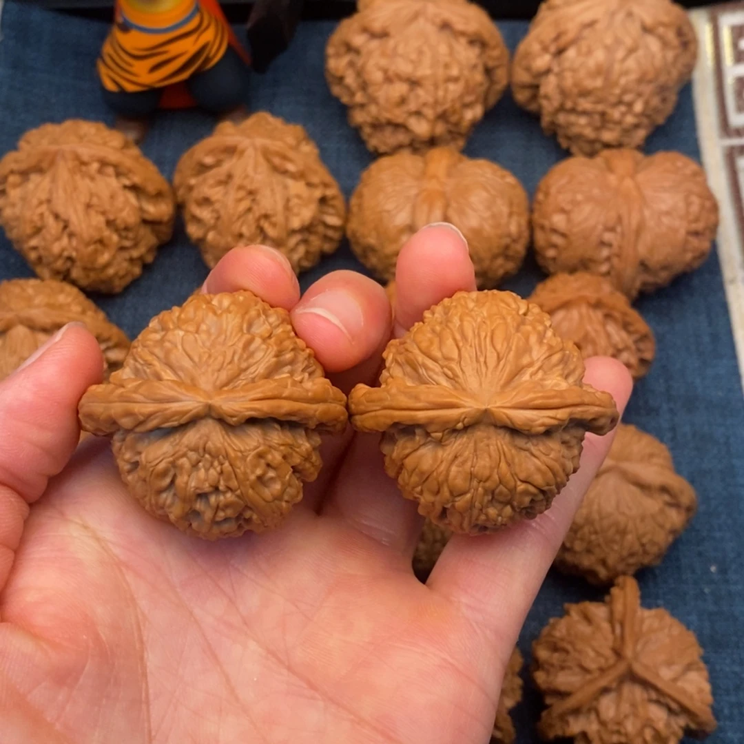 X***_文玩核桃把件40全品毕业闷白