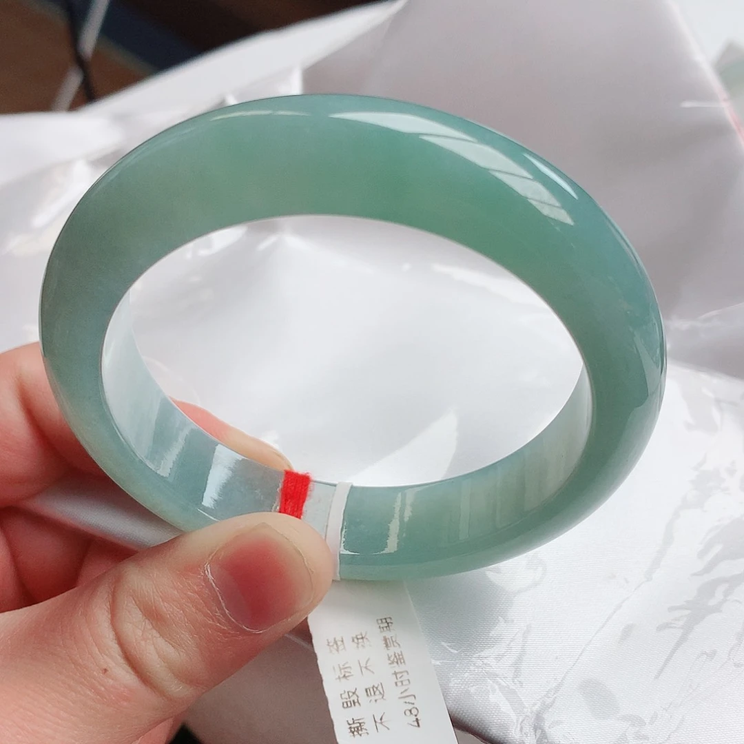 翡翠手镯未镶嵌天然翡翠A货