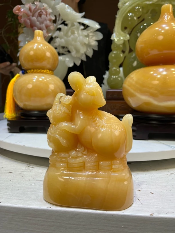 精品天然玉石摆件