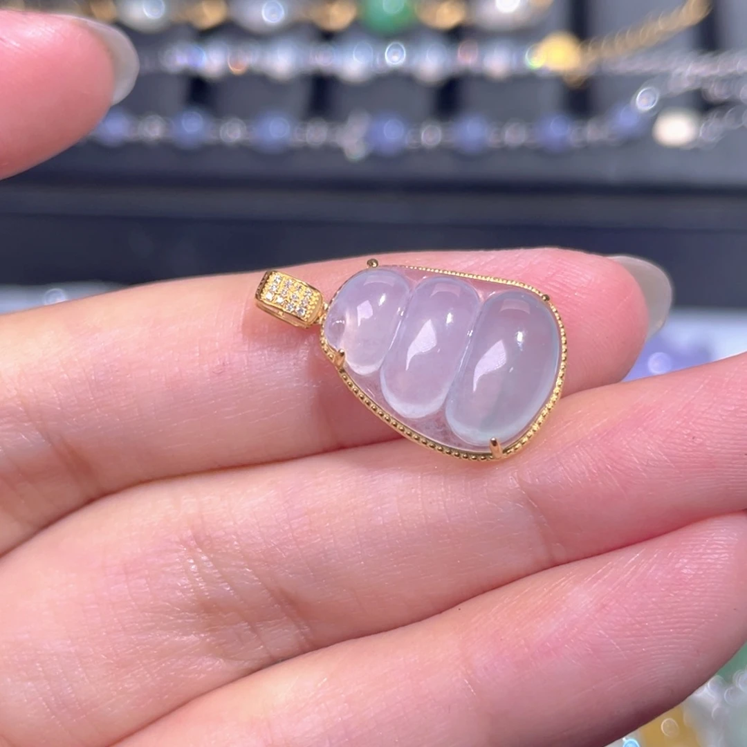 颈饰18K金镶嵌翡翠翡翠