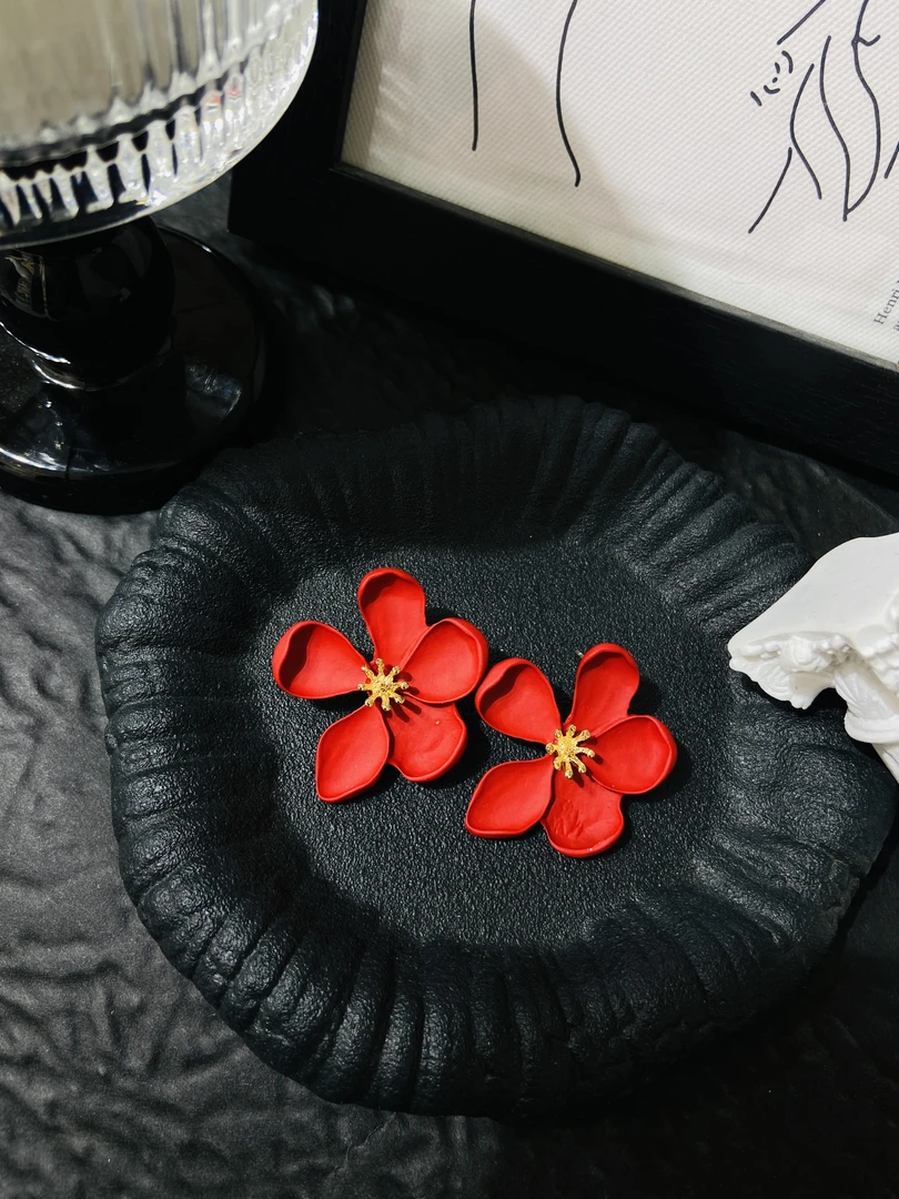 钛钢耳饰 钛钢耳饰 LARVINA复古红色花朵耳环