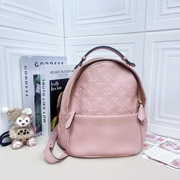 95新 LouisVuitton/路易威登 粉色压花双肩包