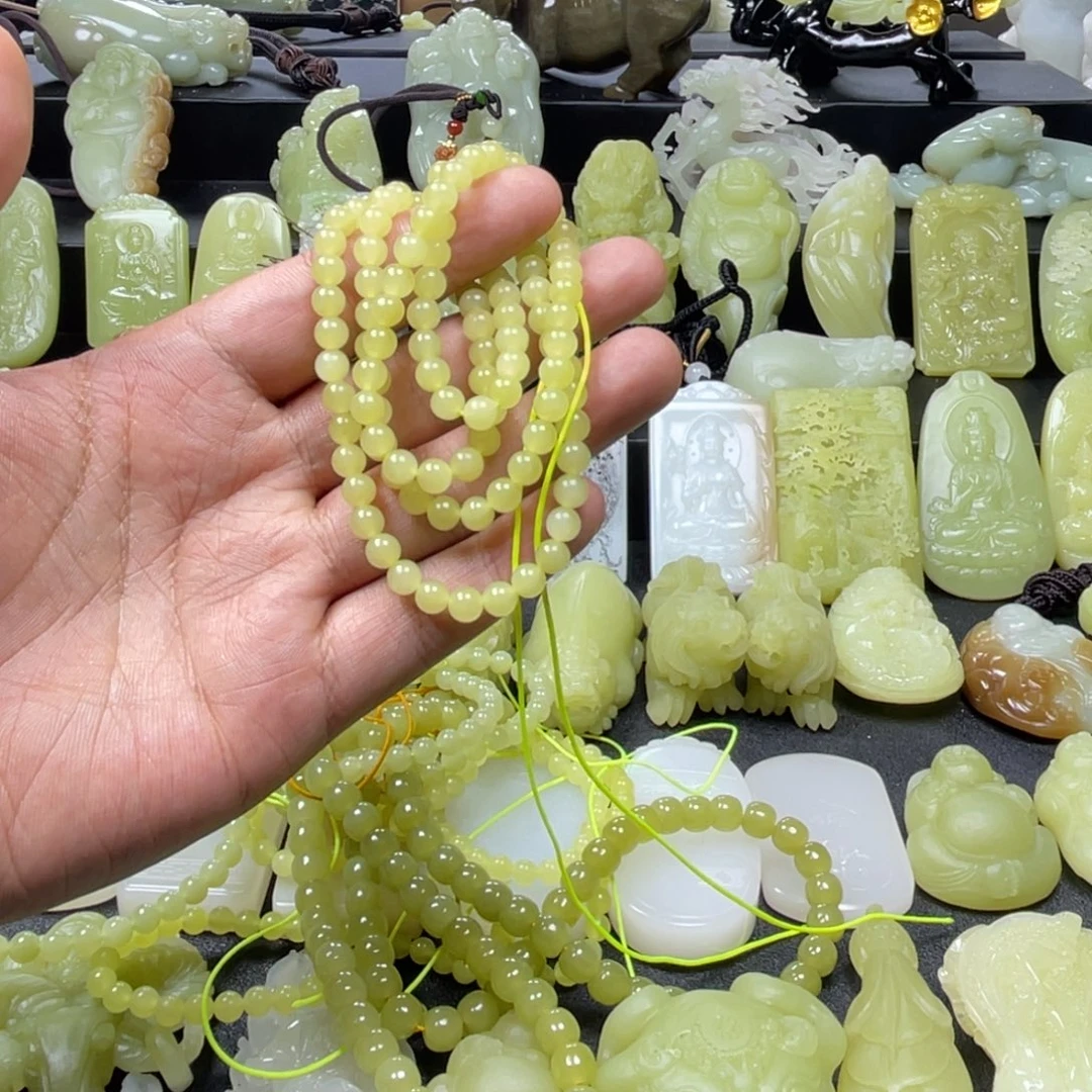 一***气和田玉未镶嵌颈饰