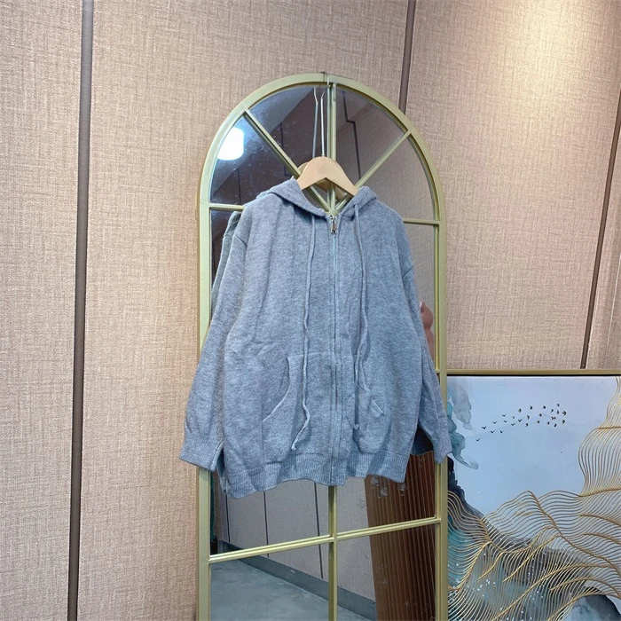 UU646灰色孕妇毛衣