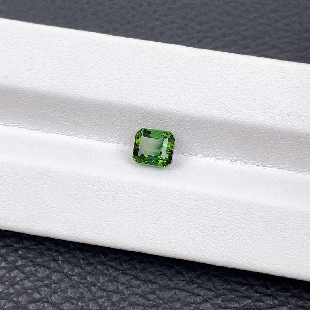 裸石未镶嵌碧玺1.8克拉