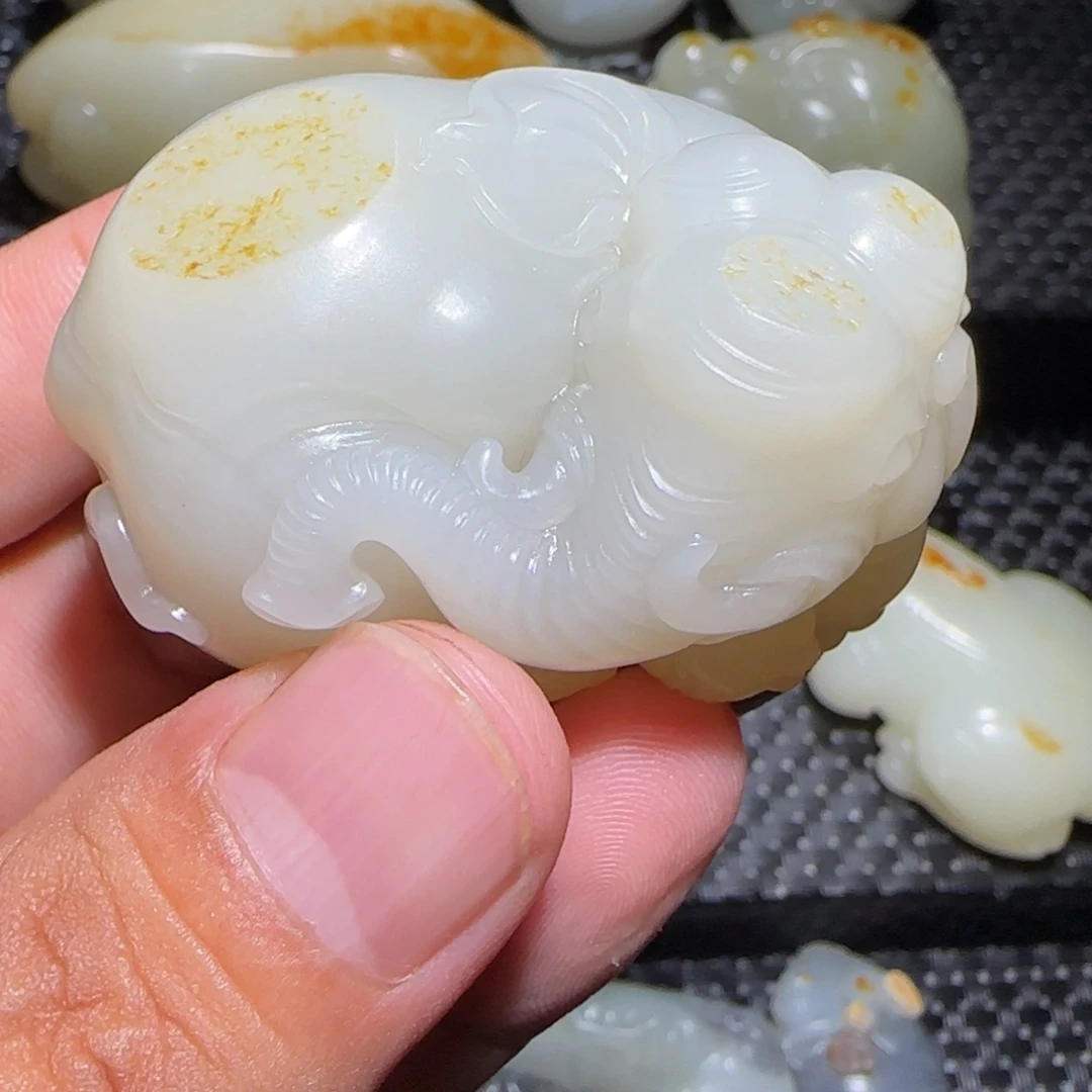 梅***哥和田玉未镶嵌颈饰