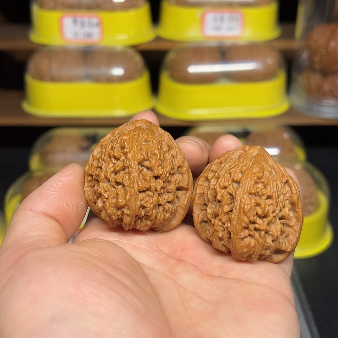 文玩核桃吊坠天残脚南疆石