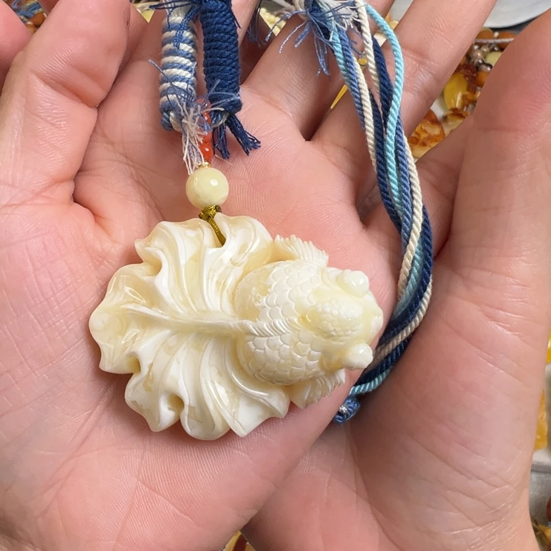 凤***喝裸石蜜蜡未镶嵌蜜蜡