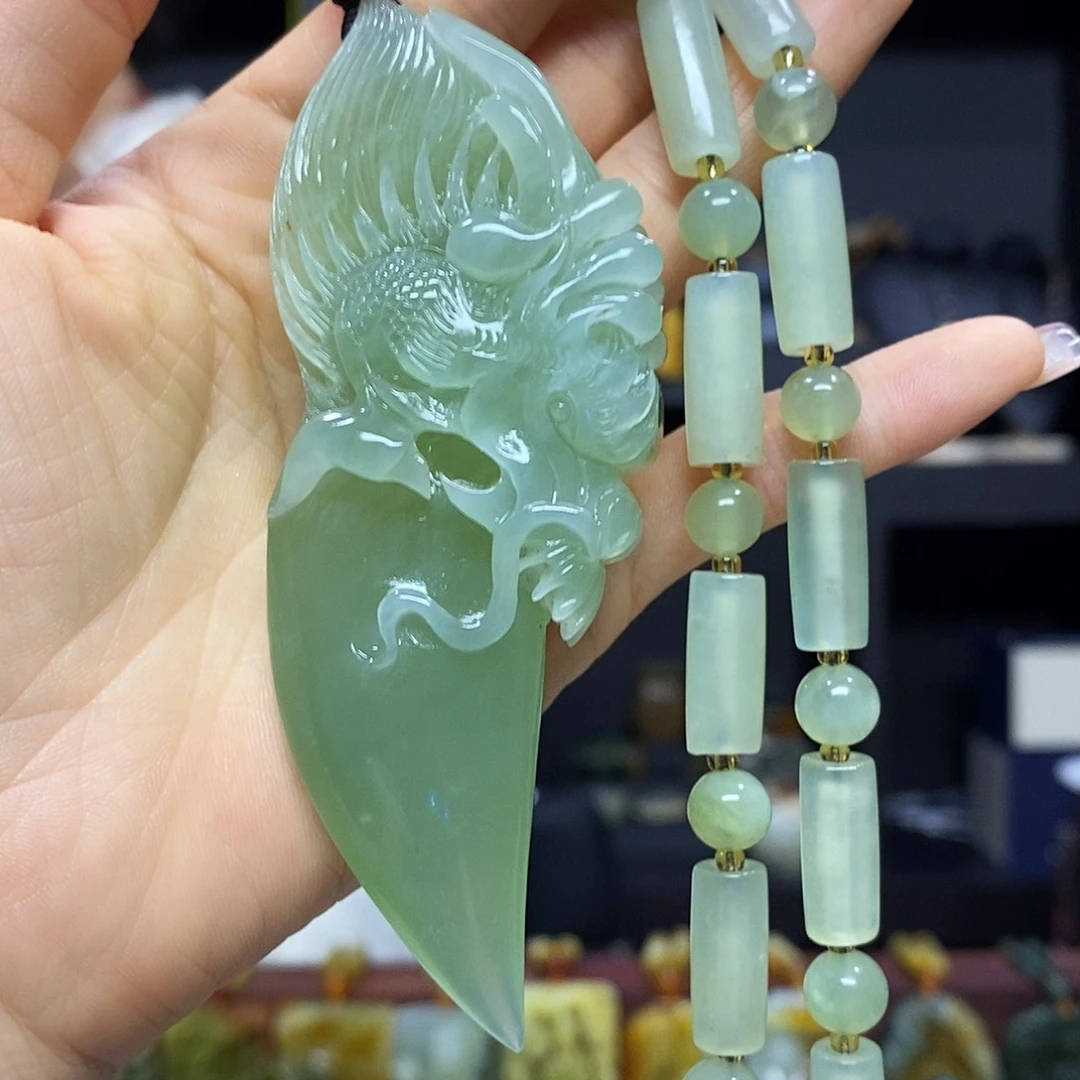 岫玉未镶嵌挂件吊坠