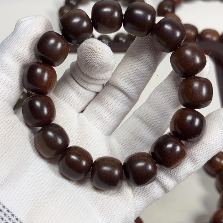 随***哥檀香木1516老山檀黑肉药香奶甜