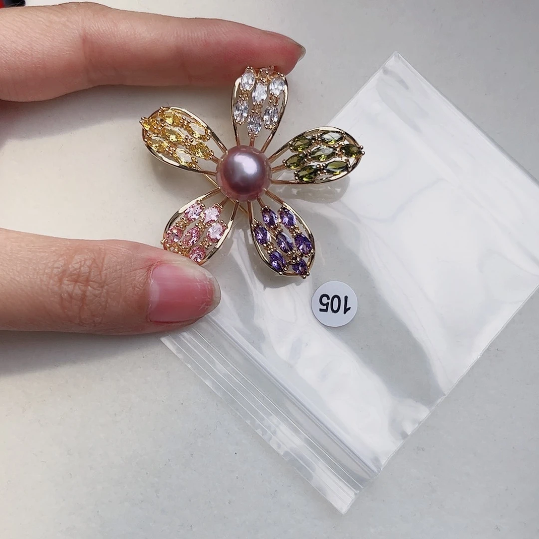 合金淡水珍珠胸饰