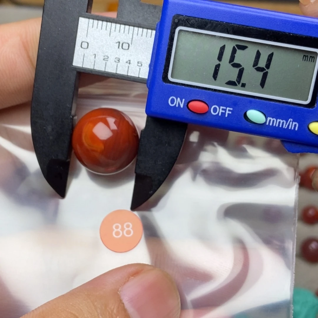 南红玛瑙未镶嵌南红玛瑙有瑕疵