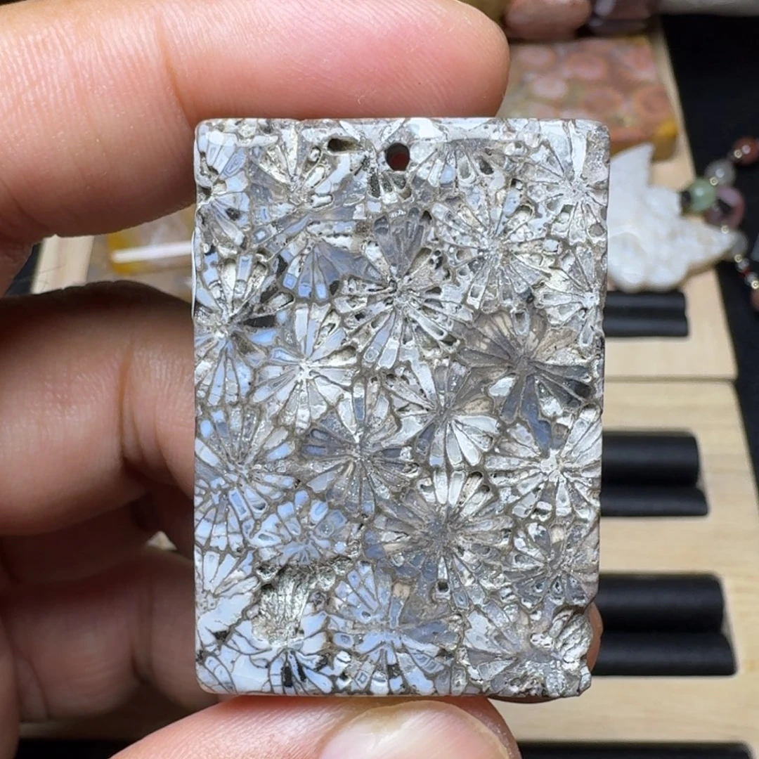 未镶嵌纯天然色有机玉石保真色硅化玉