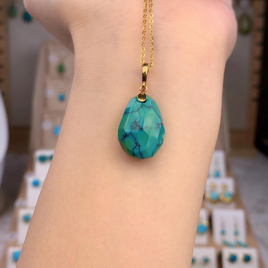 菲***爷绿松石18K金镶嵌吊坠(赠链)