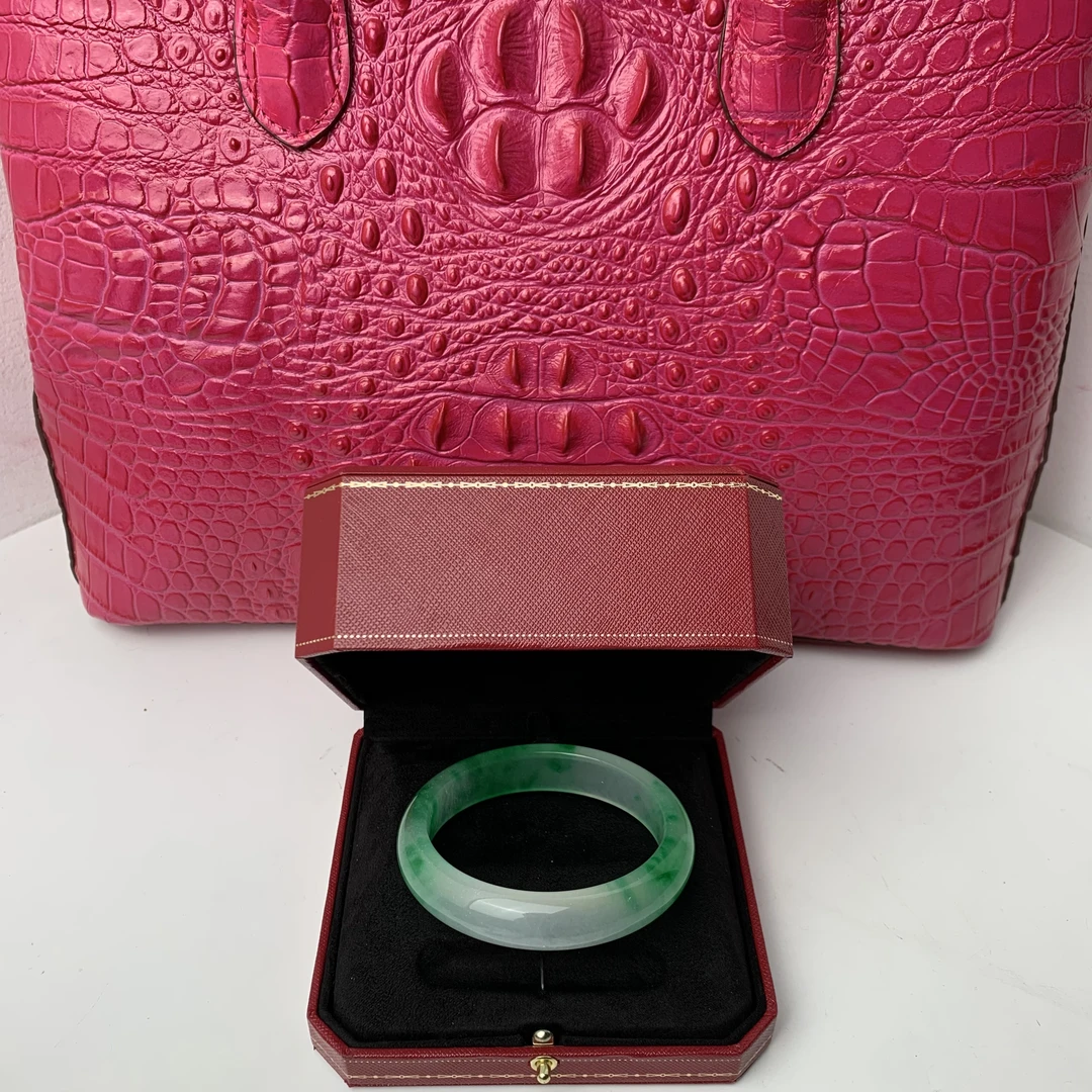 4498【香港联邦】端庄典雅贵气手镯（多样性发货）