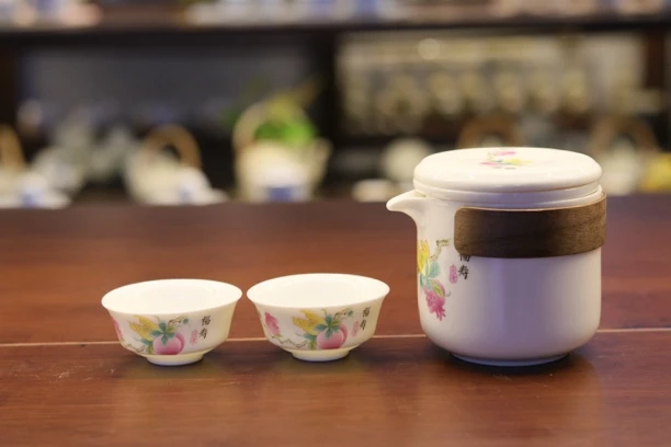 【闪购商品】瓷制品S080福寿旅行茶具一壶两杯带茶漏