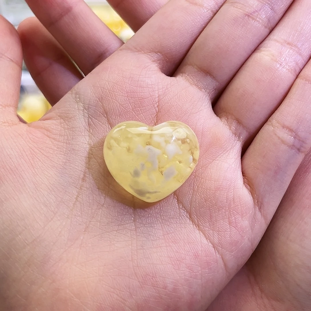 未镶嵌琥珀裸石蜜蜡爱心