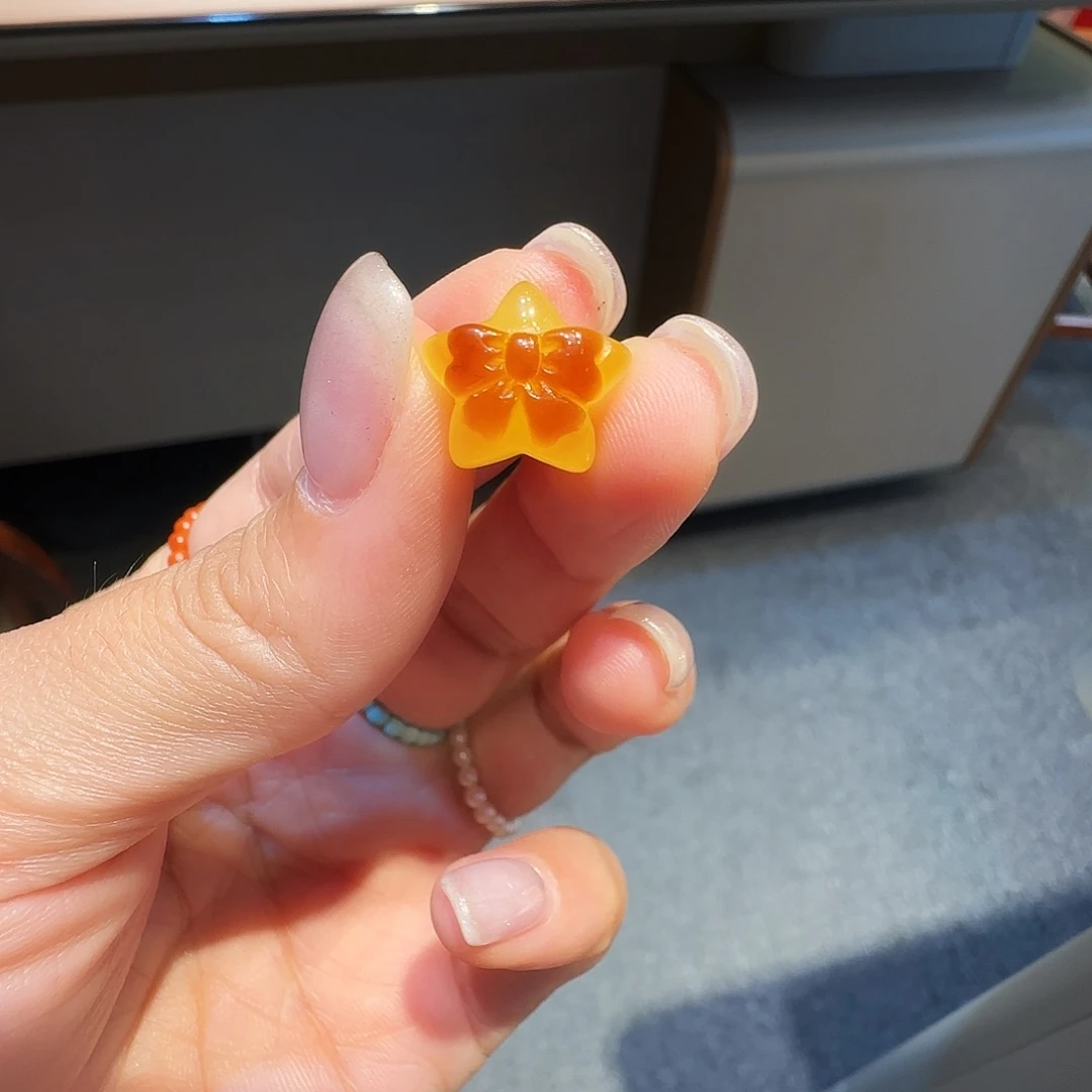 甜***y琥珀未镶嵌珠宝奇石