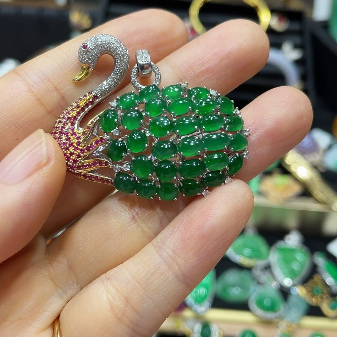 宝***宝翡翠18K金镶嵌颈饰