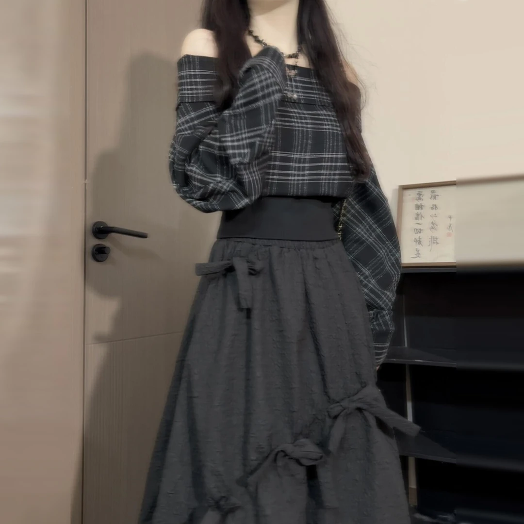 高级感一字肩连衣裙子女2025新款秋季特别漂亮掐腰小个子长裙套装