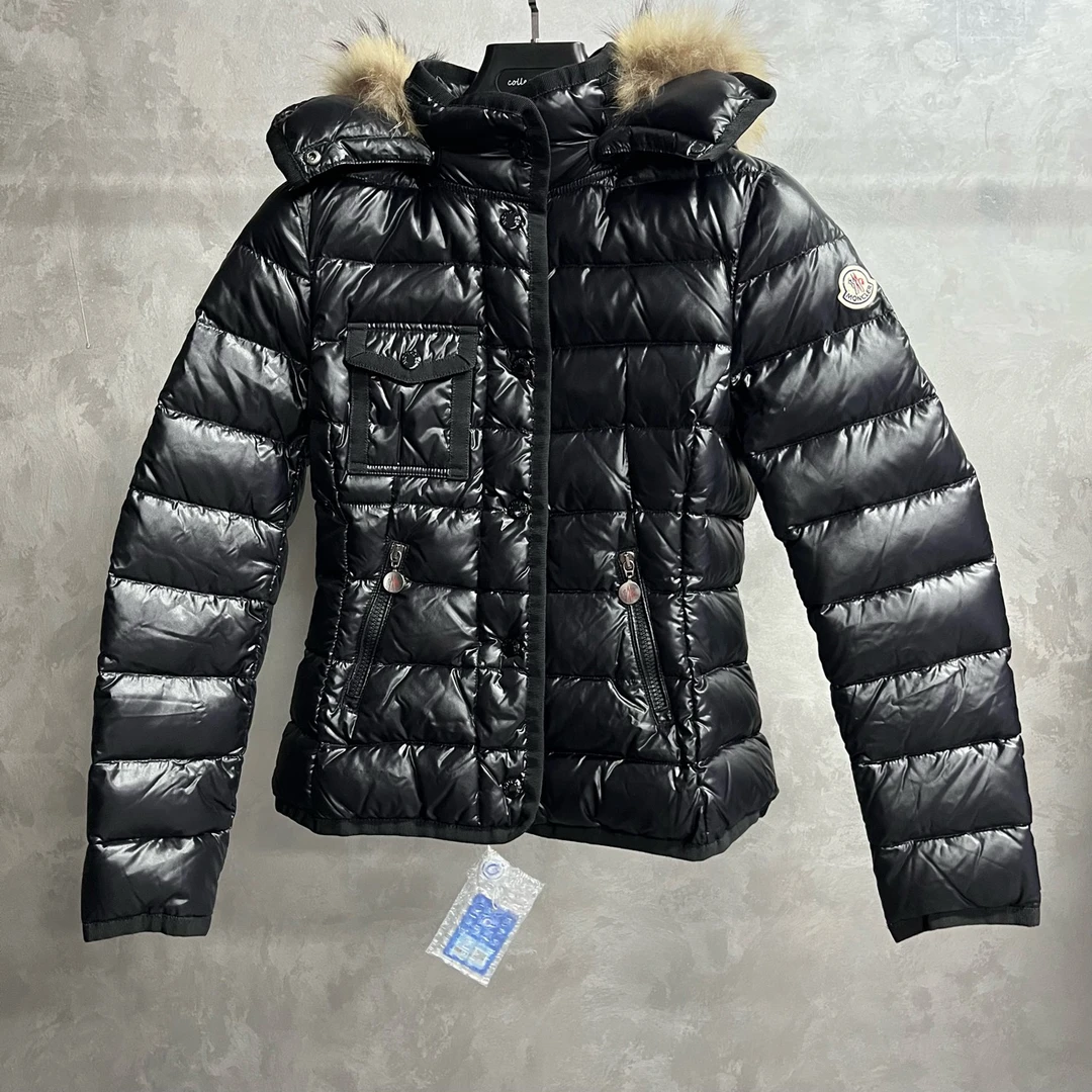 99新 MONCLER 黑色亚光轻盈尼龙纯色保暖羽绒服/1码