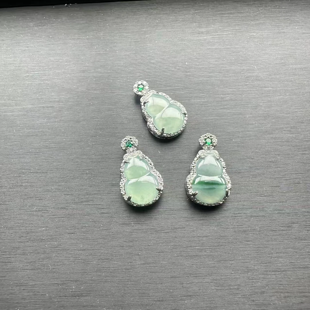 天然翡翠吊坠葫芦冰湖水蓝镶嵌时尚上档次气质精致素款银葫芦坠链