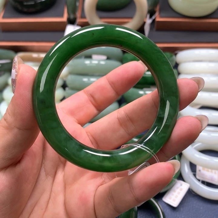 【闪购商品】未镶嵌手镯和田玉（碧玉）