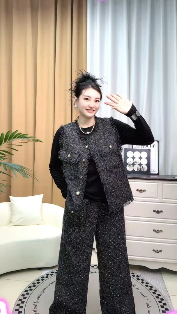 【Yangyang】轻奢网红休闲风轻熟小香烫钻马甲外套长裤阔腿裤两件套