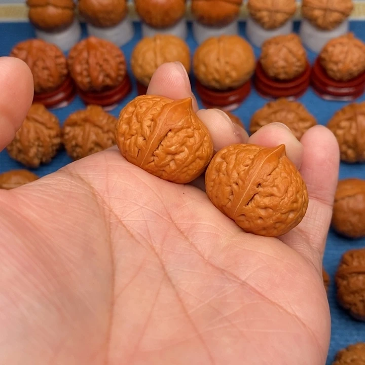 文玩核桃把件麒麟磨盘