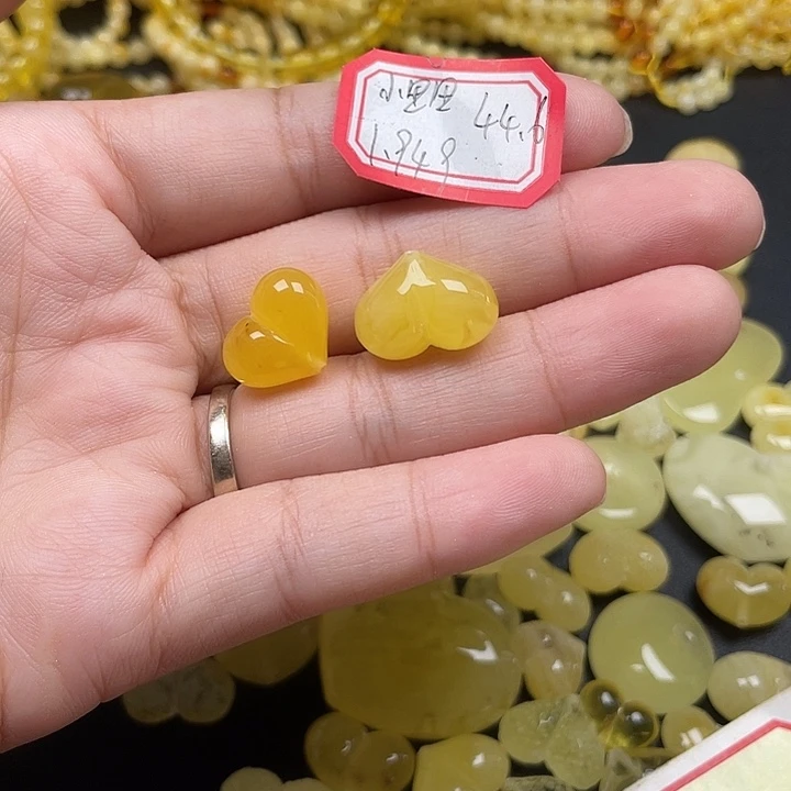 ****田裸石琥珀未镶嵌蜜蜡