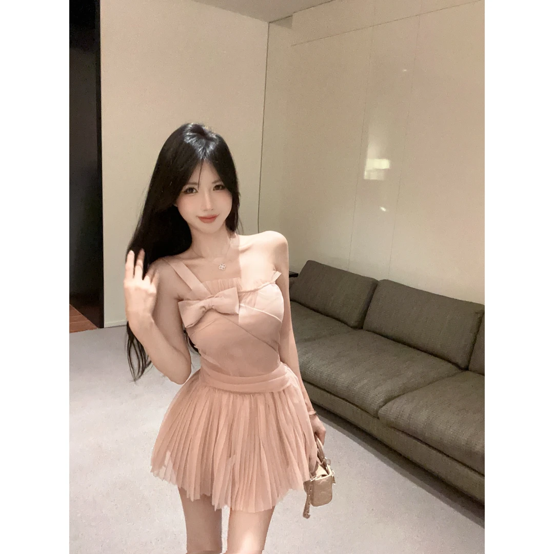 纯欲甜美单肩抹胸上衣套装女高级设计感时尚百搭气质半裙子两件套