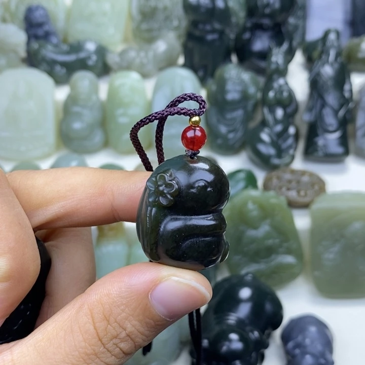 和田玉未镶嵌颈饰