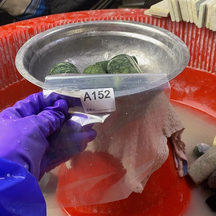 蛇纹石玉原未镶嵌