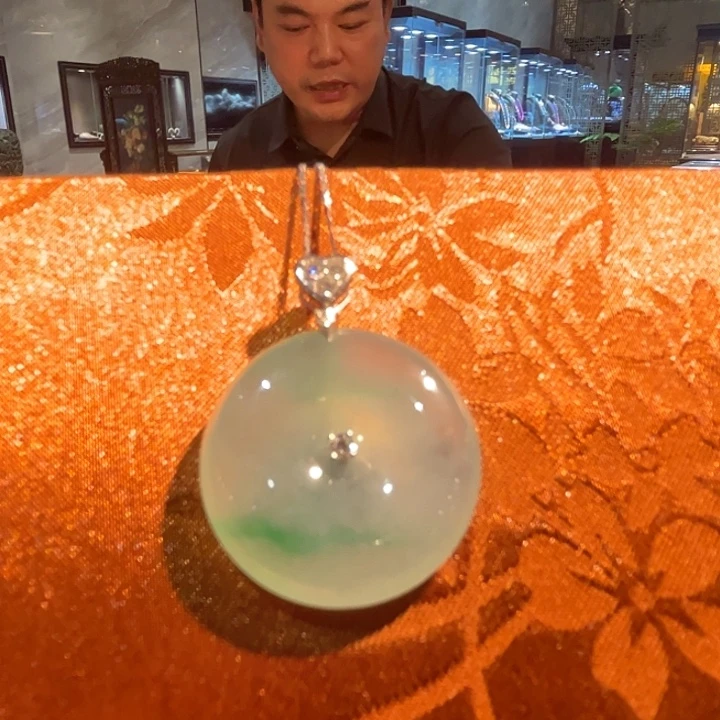 翡翠18K金镶嵌颈饰平安扣18k金