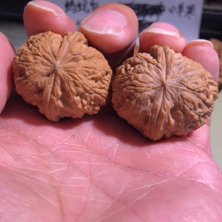 文玩核桃把件欧****饰野生