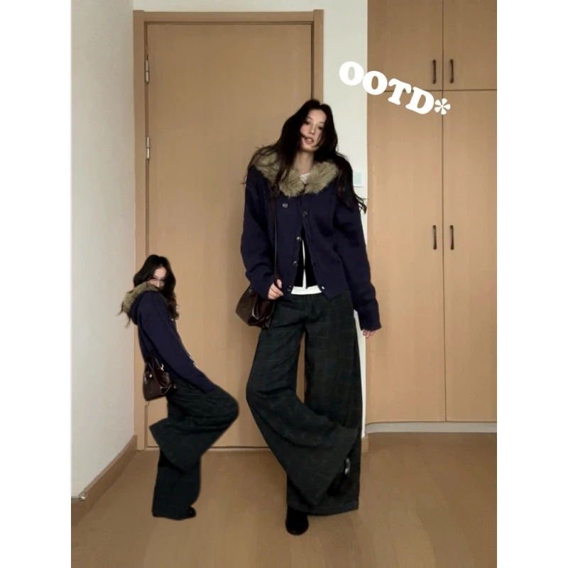 MARIE.COCO韩系复古设计感毛领外套内搭黑色上衣格纹休闲裤秋冬装