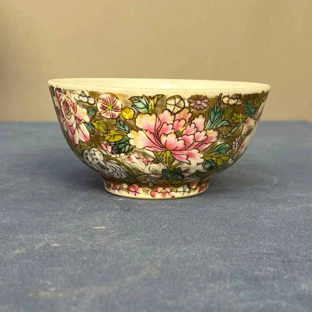 【微瑕慎拍】122景德镇老厂瓷金地万花系列赏碗