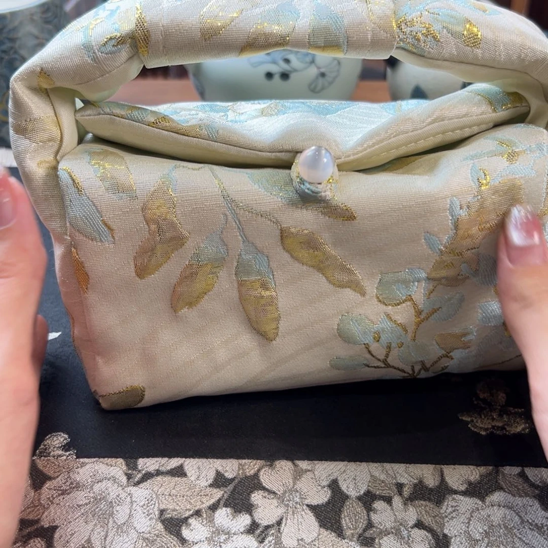 茶具的设计和制作方法也很