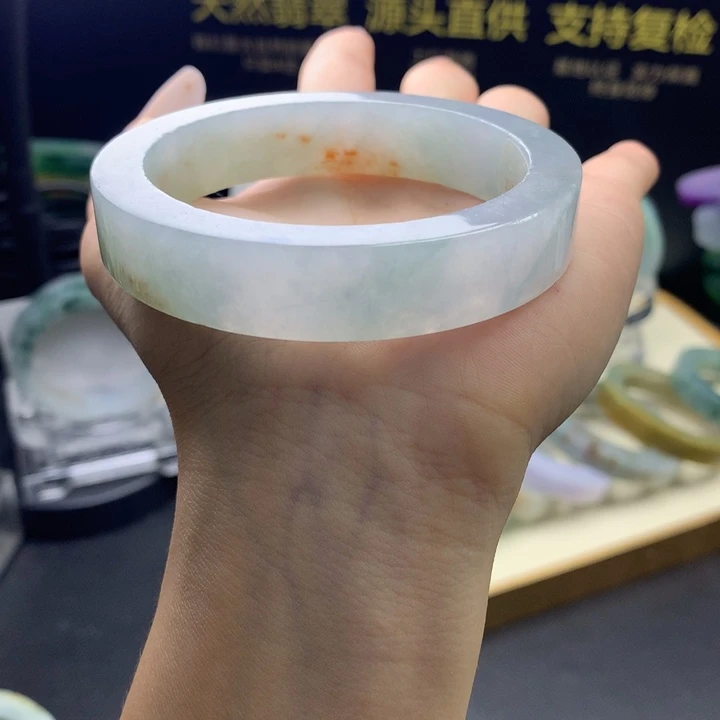 未镶嵌翡翠手镯定制翡翠