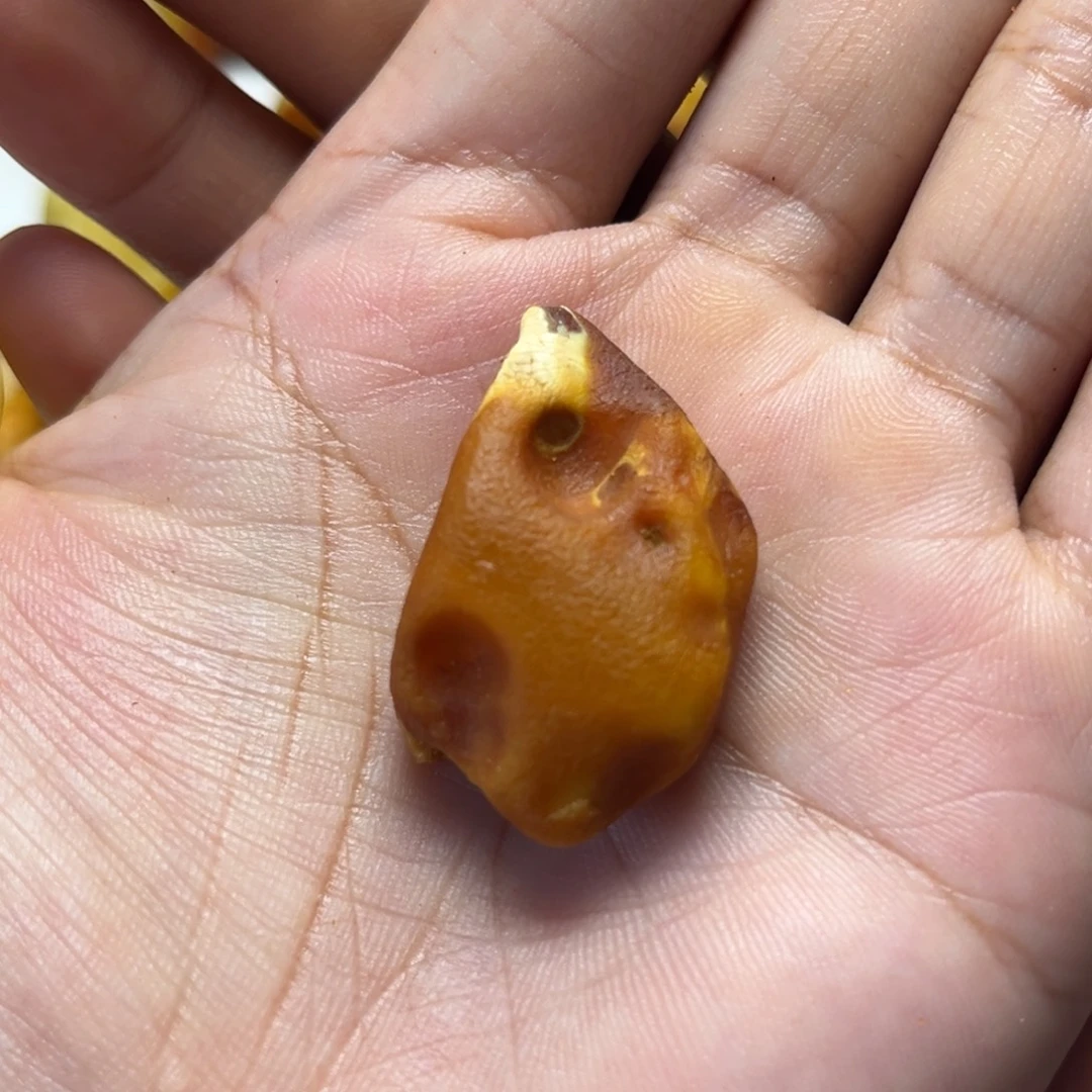 裸石琥珀未镶嵌蜜蜡定制随型吊坠