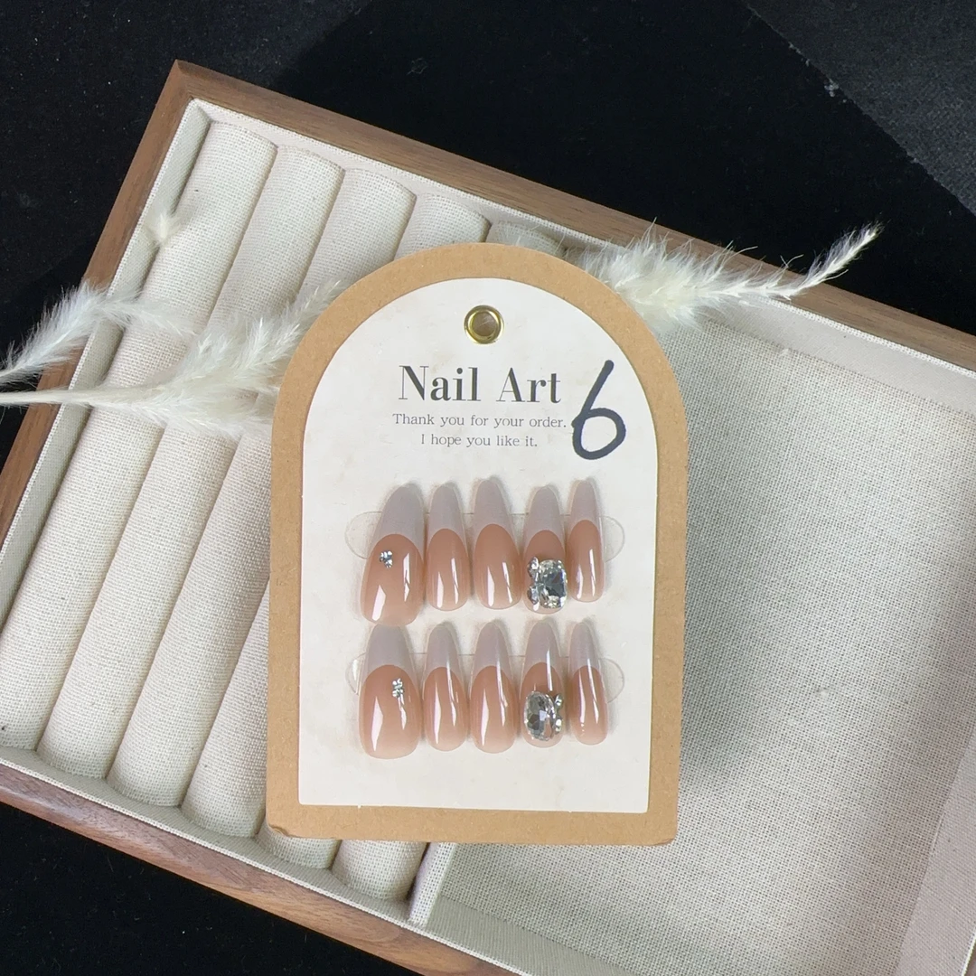 爆款奢华高颜值穿戴甲2024火爆款秋冬高级感显白时尚轻奢美甲 6