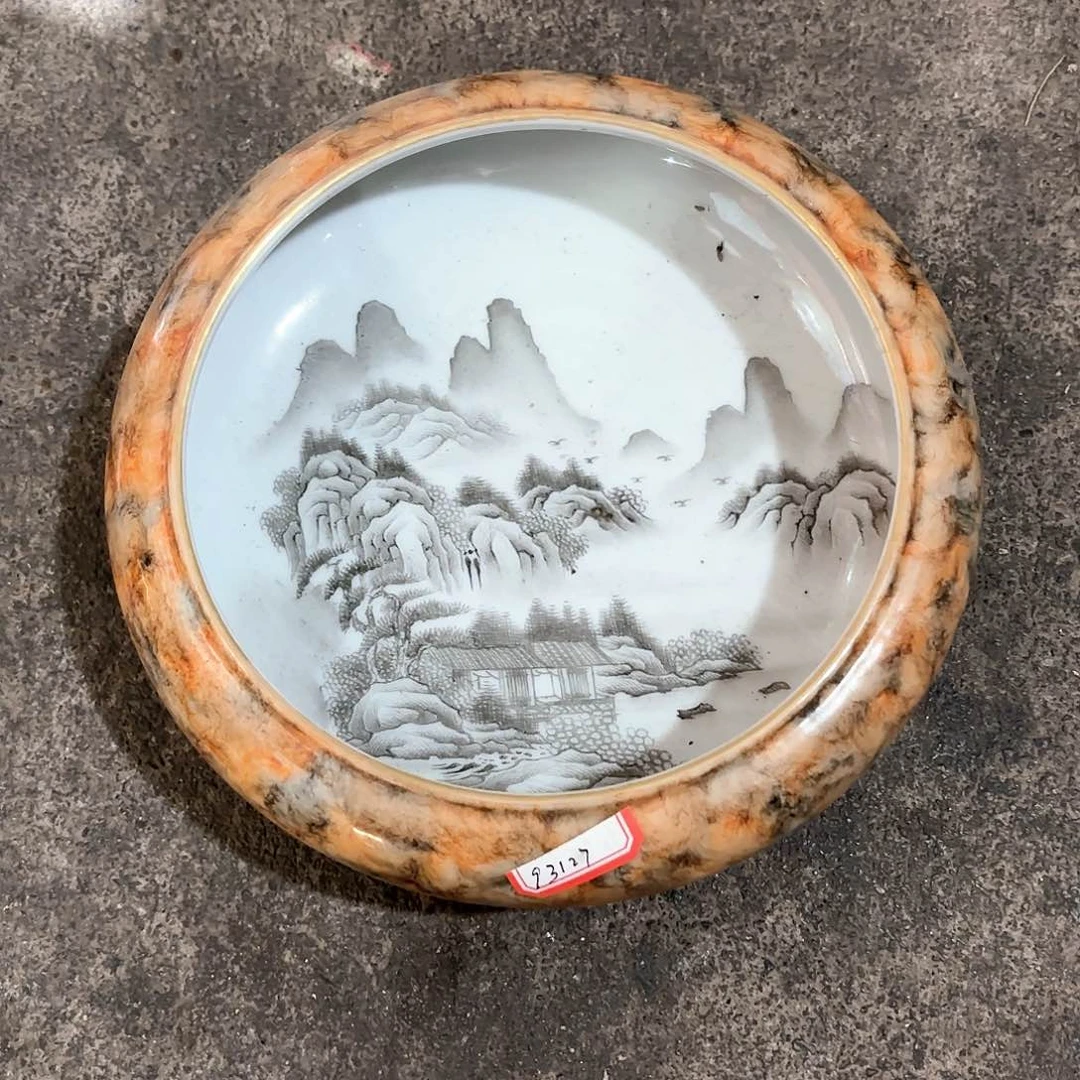 摆件与**行精品陶瓷工艺美术品摆件