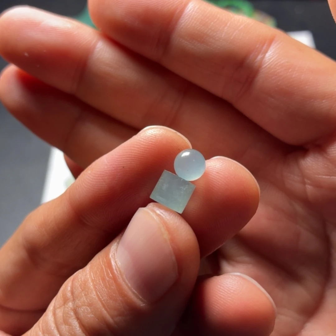 小****定制翡翠未镶嵌珠子