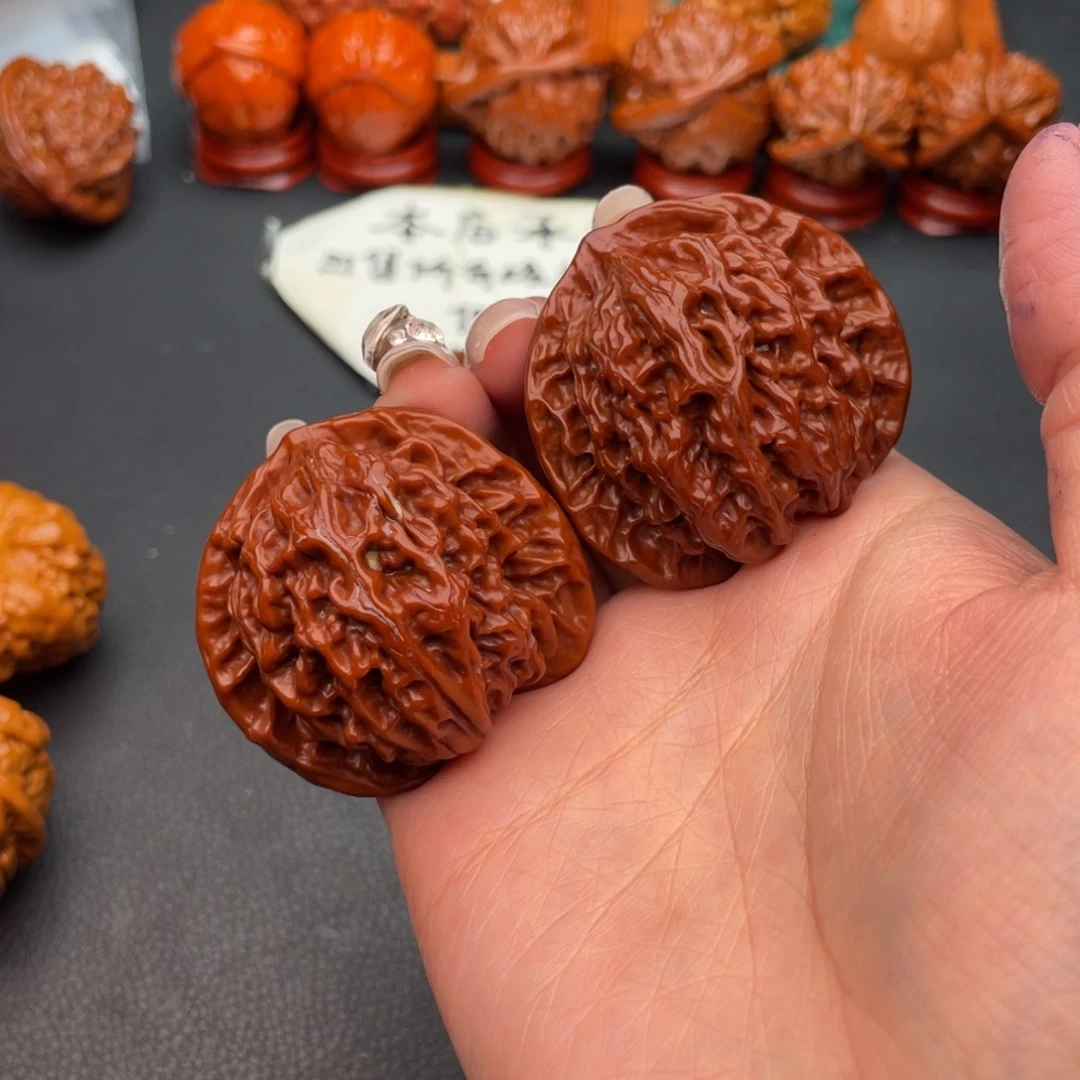 文玩核桃把件盘龙纹