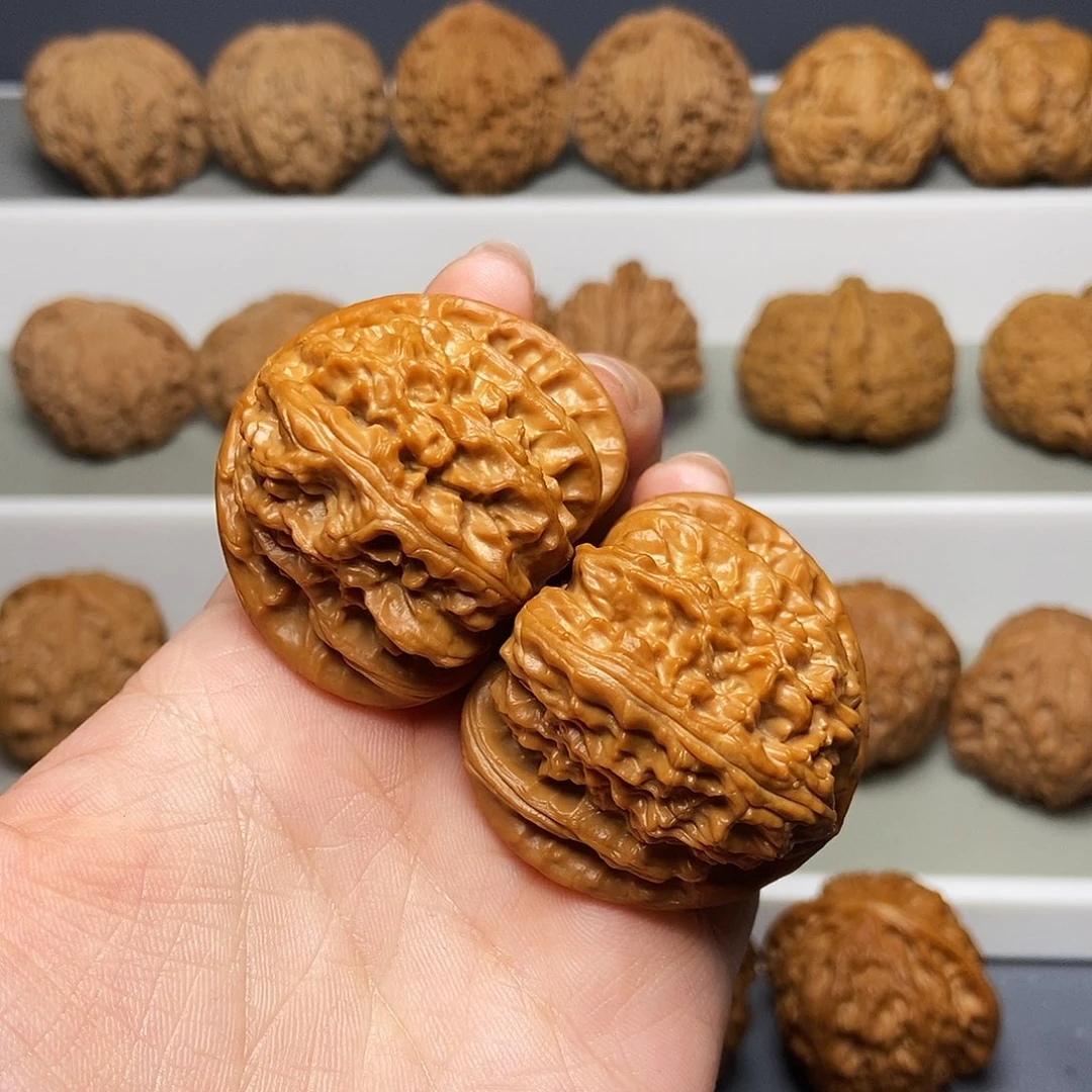 文玩核桃吊坠41老桩三角白