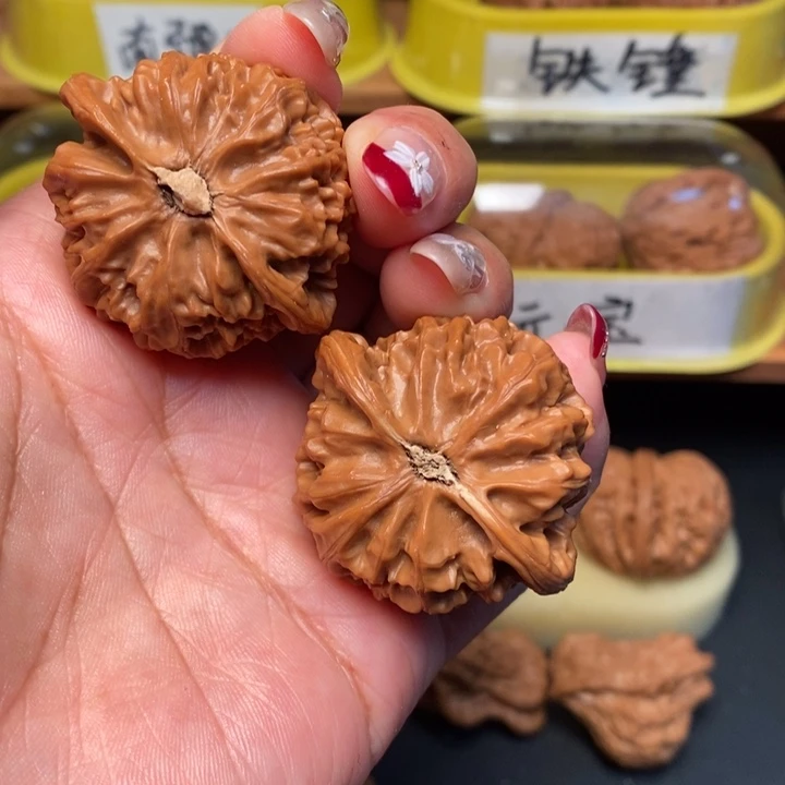 文玩核桃吊坠41宫灯