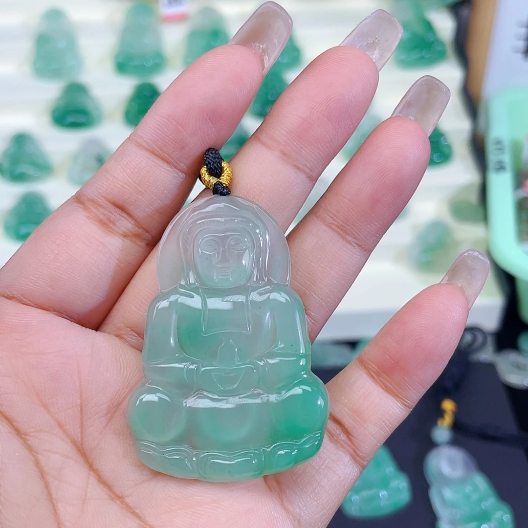 B***猪石英质玉（非洲翠）未镶嵌颈饰